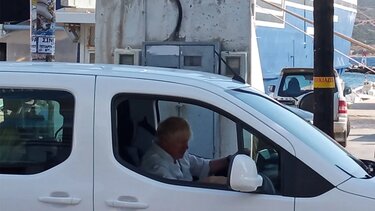 Μπόρις Τζόνσον: Στην Κάρυστο ο πρώην πρωθυπουργός της Βρετανίας 