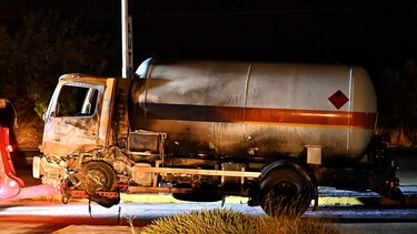 Πυρκαγιά σε βυτιοφόρο: Προσήχθη ο οδηγός