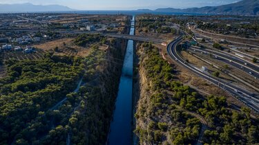 Θρίλερ στην Κόρινθο: Σορός άντρα εντοπίστηκε στο κανάλι του Ισθμού
