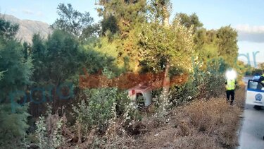Το αυτοκίνητο βρέθηκε από τον ΒΟΑΚ… μέσα στα δένδρα!