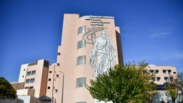 Εκτός κινδύνου ο 63χρονος που βγήκε να κάνει παρατήρηση για τη φασαρία και έπεσε στο κενό