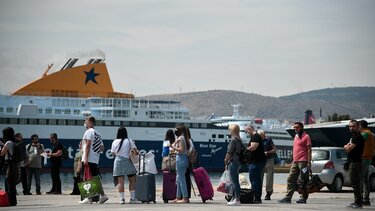 Ακτοπλοΐα: Ρεκόρ επιβατικής κίνησης με 4 εκατομμύρια τουρίστες