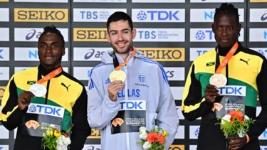 Η τελετή απονομής του χρυσού μεταλλίου στον Μίλτο Τεντόγλου