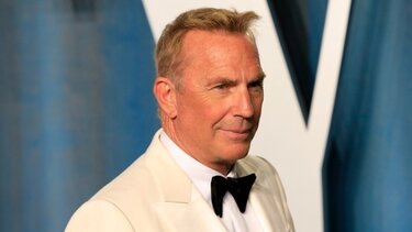 Ο Κέβιν Κόστνερ έγινε Swiftie