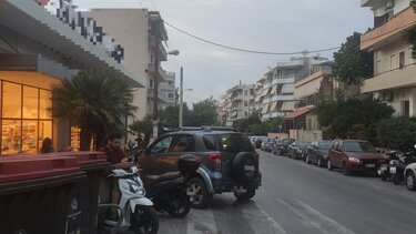 Πάρκαρε στη διάβαση πεζών... σαν κύριος!