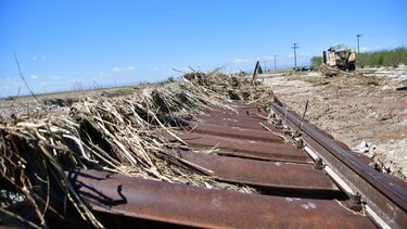 Λάρισα – Κακοκαιρία: Τεράστιες ζημιές στο σιδηροδρομικό δίκτυο προς Βόλο
