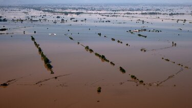 SOS για το μολυσμένο νερό από τις πλημμύρες: Οι ασθένειες που μπορεί να προκληθούν!
