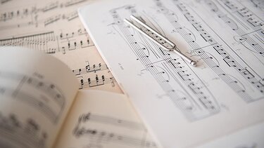 Μουσική: Ο λόγος που όλα τα άλμπουμ κυκλοφορούν τις Παρασκευές