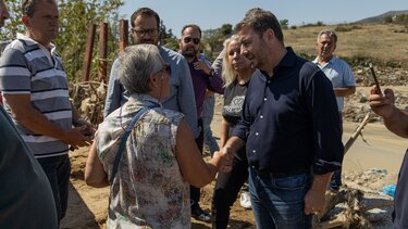 Νίκος Ανδρουλάκης από τον Βόλο: «Να απολογηθούν ο κ. Μητσοτάκης και ο κ. Αγοραστός»