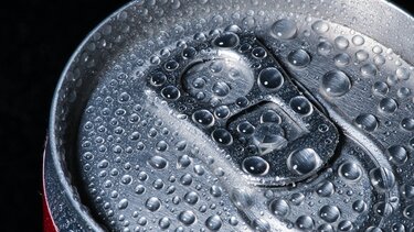 Πόσα κιλά μπορεί να πάρετε σε ένα χρόνο αν πίνετε ένα κουτάκι αναψυκτικό τη μέρα