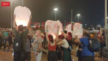 Φαναράκια στον ουρανό για τον Αντώνη που χάθηκε στη θάλασσα- Βίντεο και φωτογραφίες