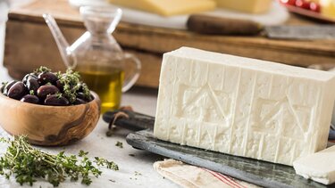 Ακρίβεια: Φέτα από… χρυσάφι – Τιμές από 12 έως 15 ευρώ το κιλό