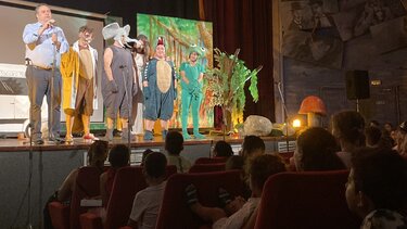 Θερμό χειροκρότημα από γονείς, μαθητές και εκπαιδευτικούς στον «Γιατρό τον Κάστορα»