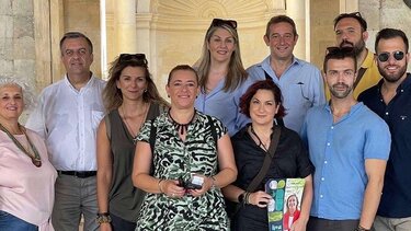 Χαμόγελα στην περιοδεία της Μαρία Καναβάκη, στο κέντρο του Ηρακλείου