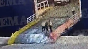 Σοκ από την τραγωδία με τον 36χρονο στον Πειραιά - Οργή από το βίντεο!