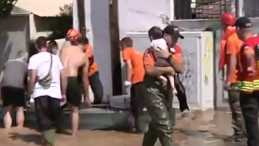 Κακοκαιρία Daniel: Συγκλονιστικές διασώσεις οικογενειών!