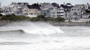 Η καταιγίδα Λι πλήττει τον Καναδά – Αναφορές για τουλάχιστον έναν νεκρό