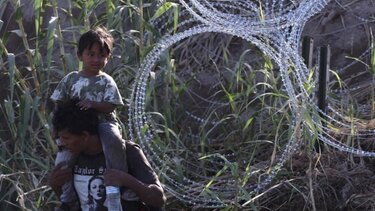 Αριθμός ρεκόρ μεταναστών κατευθύνονται στα αμερικανικά σύνορα