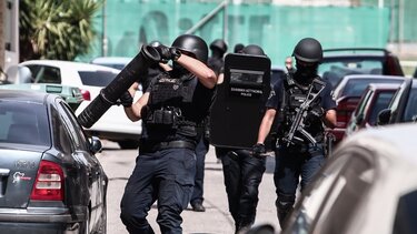 Συνελήφθη ο ένοπλος που ταμπουρώθηκε στο διαμέρισμά του στου Ζωγράφου 