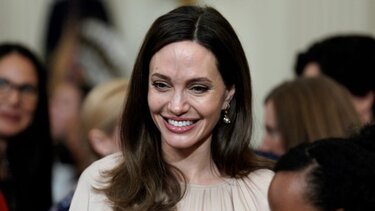 Αντζελίνα Τζολί στη Vogue: «H μητρότητα άλλαξε ολόκληρη τη ζωή μου»