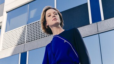 Η AEGEAN ολοκληρώνει την ανανέωση της εταιρικής της εικόνας και παρουσιάζει τις νέες στολές της 