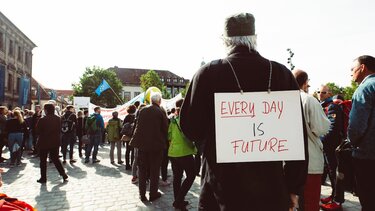 Η ανεύρεση της αξίας της πολιτικής