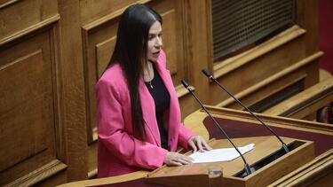 Στη Βουλή από την Ελένη Βατσινά η έλλειψη κλινών ΜΕΘ στην Κρήτη