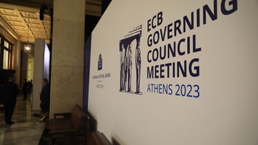 Αμετάβλητα στο 4% διατήρησε τα επιτόκια η Ευρωπαϊκή Κεντρική Τράπεζα