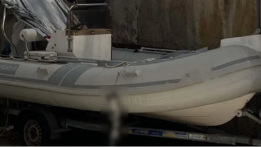 Θανάτωσαν σκύλο και κρέμασαν γατάκι σε βάρκα