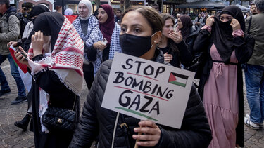 Γερμανία: Στους δρόμους διαδηλωτές υπέρ της Παλαιστίνης και του Ισραήλ