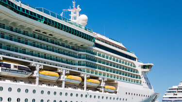 Νέος τουριστικός φόρος σε Σαντορίνη και Μύκονο: 20 ευρώ για επιβάτες κρουαζιέρας από 1η Ιουλίου