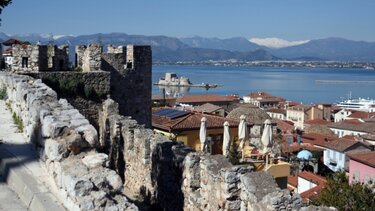 Ναύπλιο: Προβάδισμα για τον δήμαρχο που πετούσε περιττώματα στο σπίτι ανθυποψηφίου 