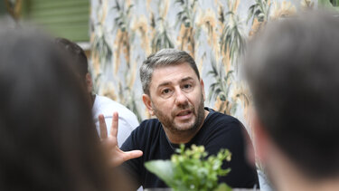 Νίκος Ανδρουλάκης: Η ανάρτηση για τον Άγιο Βαλεντίνο με... ΠΑΣΟΚ Αγάπης