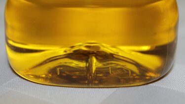 Άγνωστοι μπούκαραν σε ελαιοτριβείο και έκλεψαν 100 κιλά λάδι