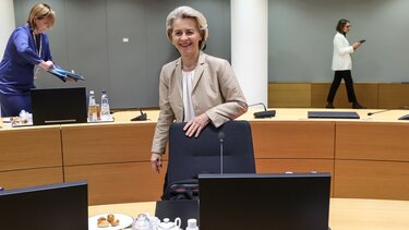 Έπαινοι για την πρόοδο της ελληνικής οικονομίας από Μισέλ και Φον ντερ Λάιεν