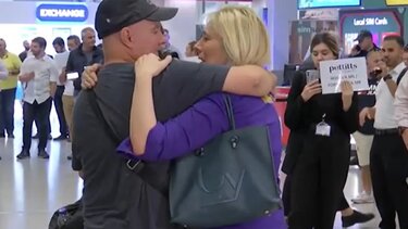 Εφτασαν στην Αθήνα 11 Ελληνες από τη Γάζα