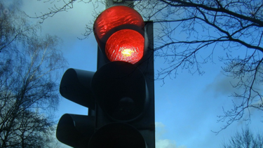 Μπλόκαραν τα φανάρια στη λεωφόρο Κνωσού- Μόνιμα αναμμένα κόκκινα!