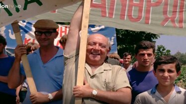 Αλέκος Σακελλάριος: Μια κριτική ματιά στο πλούσιο κινηματογραφικό του έργο 