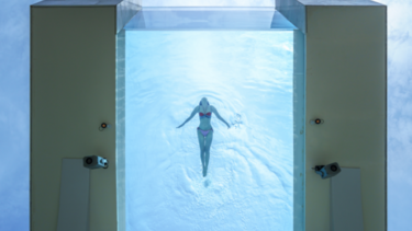 Ταϊλάνδη: Έφτιαξαν διάφανη πισίνα που αιωρείται 