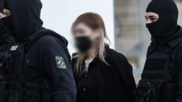 Ρούλα Πισπιρίγκου: Καταγγέλλει ξυλοδαρμό από αστυνομικούς