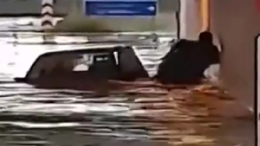 Πάτρα-κακοκαιρία: Κινδύνευσε να πνιγεί γυναίκα - "Έλεγα στην Πυροσβεστική πνίγομαι"