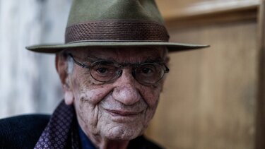 Βουλή: Eνός λεπτού σιγή τη μνήμη του Βασίλη Βασιλικού