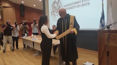 Συγκίνηση στην πρώτη απονομή του βραβείου "Γιώργος Γραμματικάκης" Δείτε βίντεο