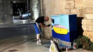 Άκης Χριστάκης: Εντυπωσιακές δημιουργίες από τον Κρητικό "Ζωγράφο της Σιωπής"