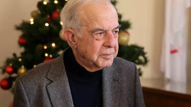 Το σεμνό βήμα ενός ήσυχου ανθρώπου