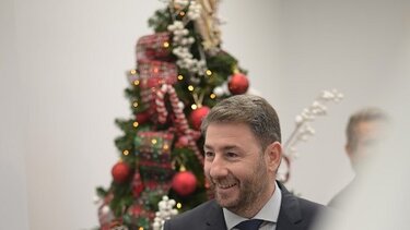 Κρητικά κάλαντα στον Πρόεδρο του ΠΑΣΟΚ- ΚΙΝΑΛ, Νίκο Ανδρουλάκη