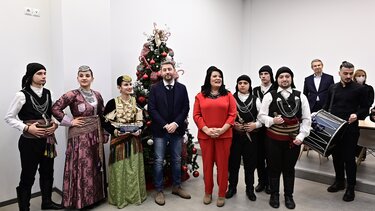 Έψαλλαν τα κάλαντα στον Ανδρουλάκη: Το 2024 έχουμε χρέος να οικοδομήσουμε τη συλλογική μας ευημερία σε πιο γερά θεμέλια