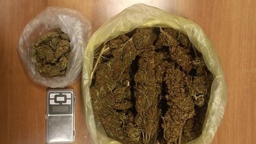 Εγιναν τσακωτοί με 50 γραμμάρια χασίς
