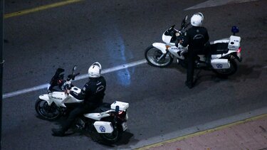 Τραγωδία με 18χρονο: Δύο συλλήψεις για οπλοφορία στο νυχτερινό κέντρο που πέθανε στον Πειραιά