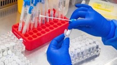 ΙΣΑ: Σύσταση για εμβολιασμό των ευπαθών ομάδων έναντι covid-19, γρίπης και πνευμονιόκκοκου